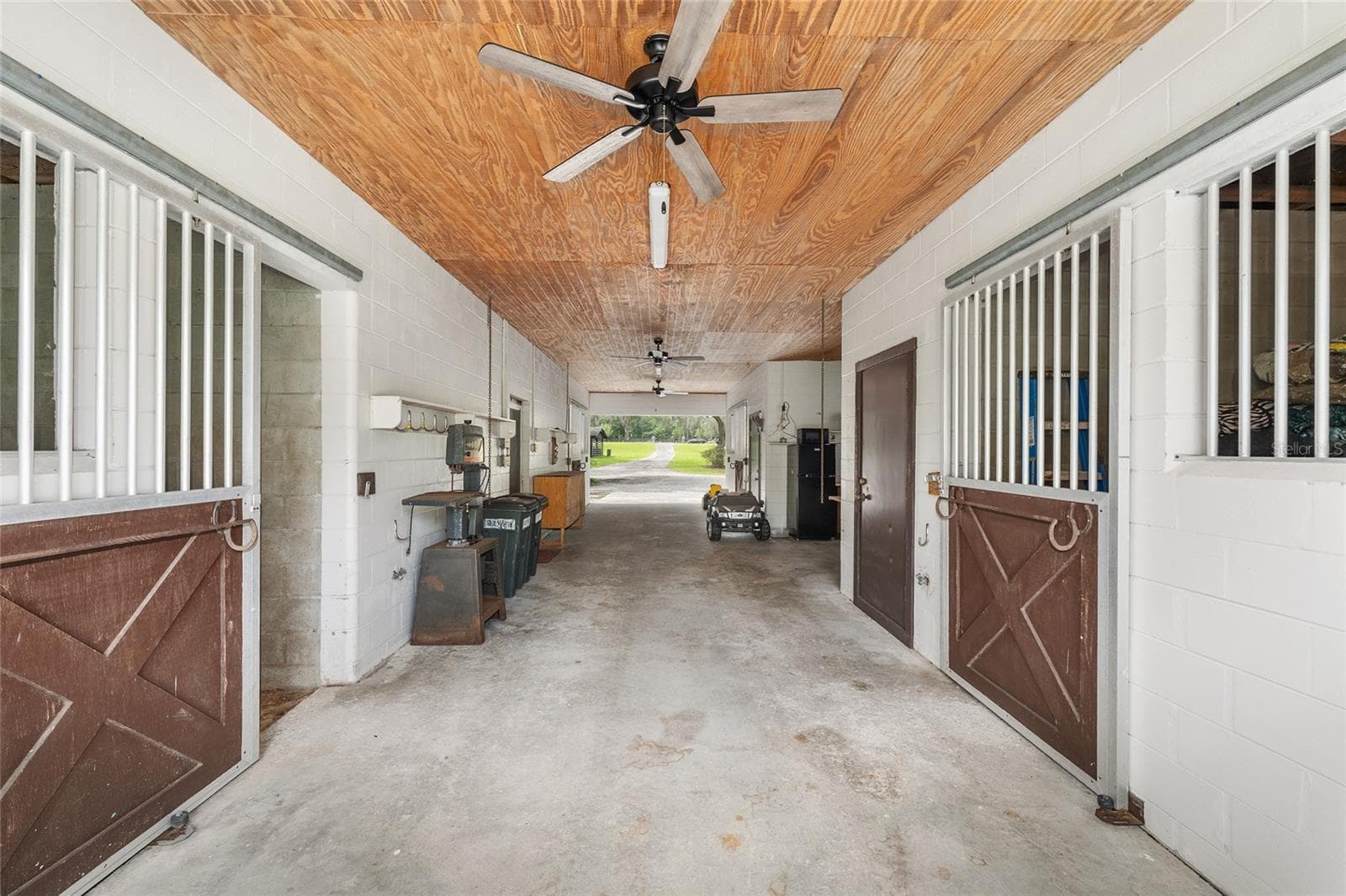 Single Family Residence at 10871 SE COUNTY ROAD 326, MORRISTON, photo 4 of 100