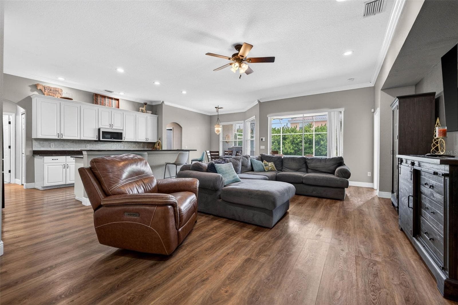 Single Family Residence at 18127 HERON WALK DR, TAMPA, photo 12 of 46