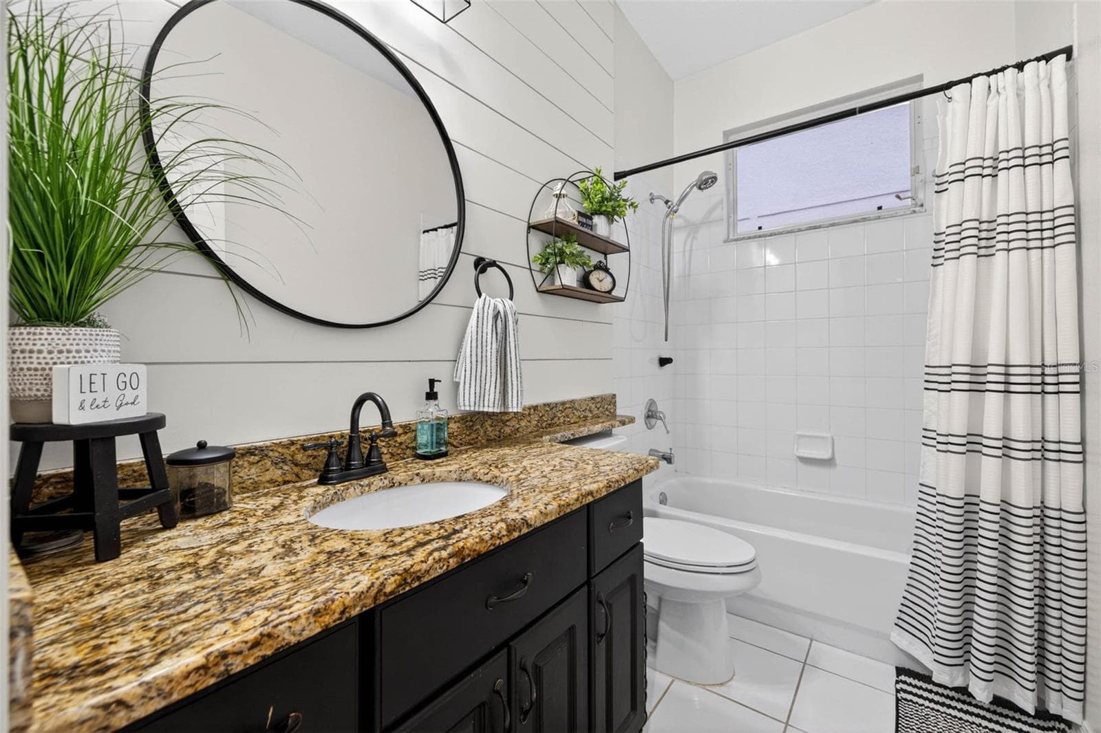 Single Family Residence at 18127 HERON WALK DR, TAMPA, photo 24 of 46