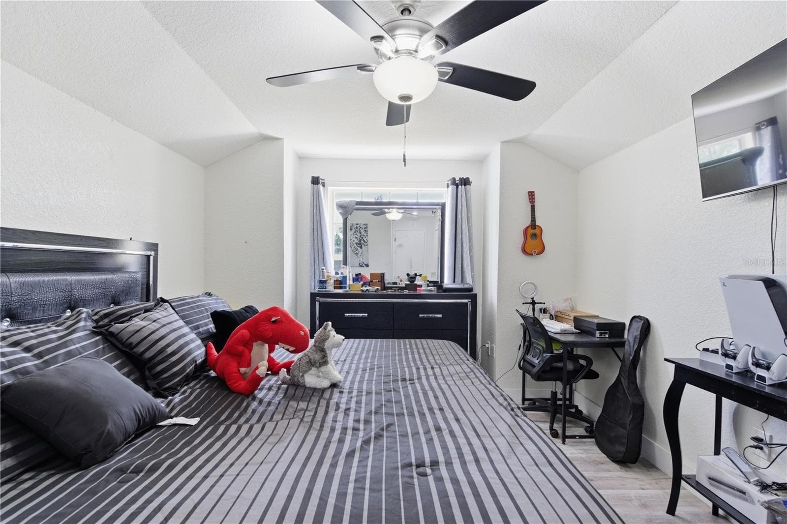 bedroom 4 - 8424 BALM ST, WEEKI WACHEE