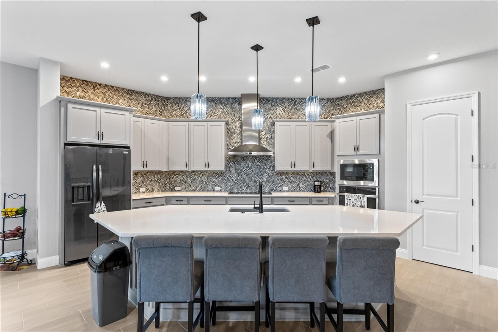 Single Family Residence at 6526 CIRCLE ROCK WAY, ST CLOUD, photo 3 of 44
