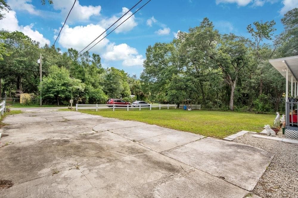 Mobile Home at 18222 LYNBROOK RD, ORLANDO, photo 5 of 45