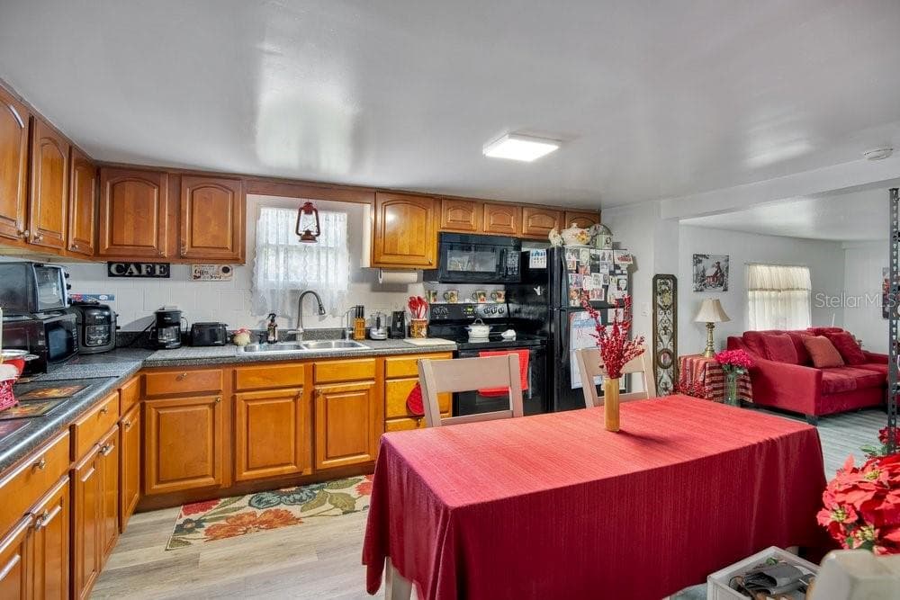Mobile Home at 18222 LYNBROOK RD, ORLANDO, photo 11 of 45