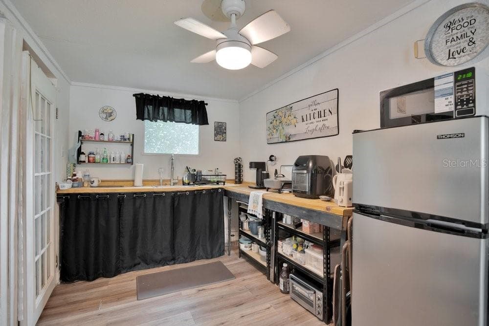 Mobile Home at 18222 LYNBROOK RD, ORLANDO, photo 17 of 45