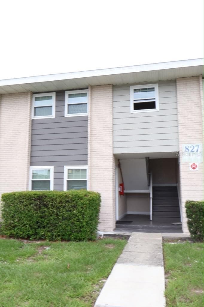 827 SKY LAKE CIR #A