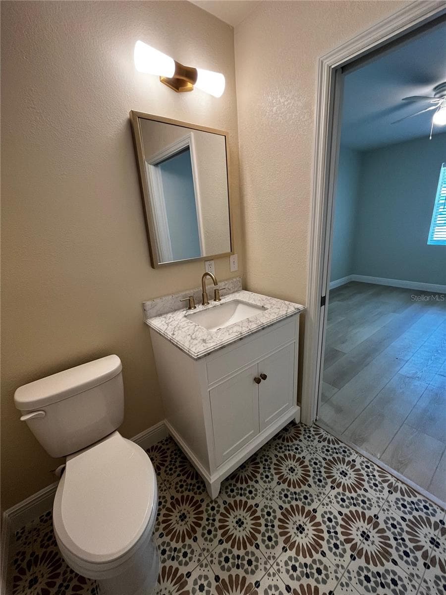 2010 bathroom - 260 20TH AVE S, ST PETERSBURG