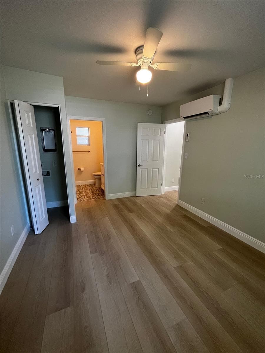 2010 bedroom with ensuite and laundry closet, laundry has been installed - 260 20TH AVE S, ST PETERSBURG