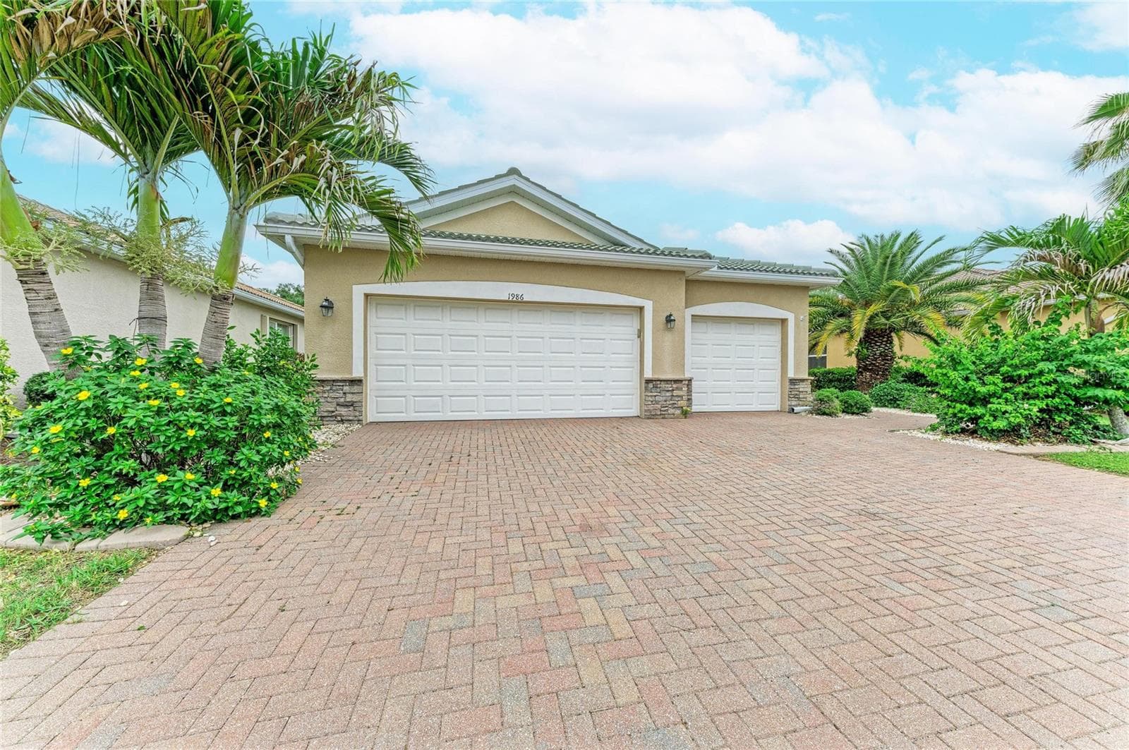Single Family Residence at 1986 MESIC HAMMOCK WAY, VENICE, photo 4 of 68