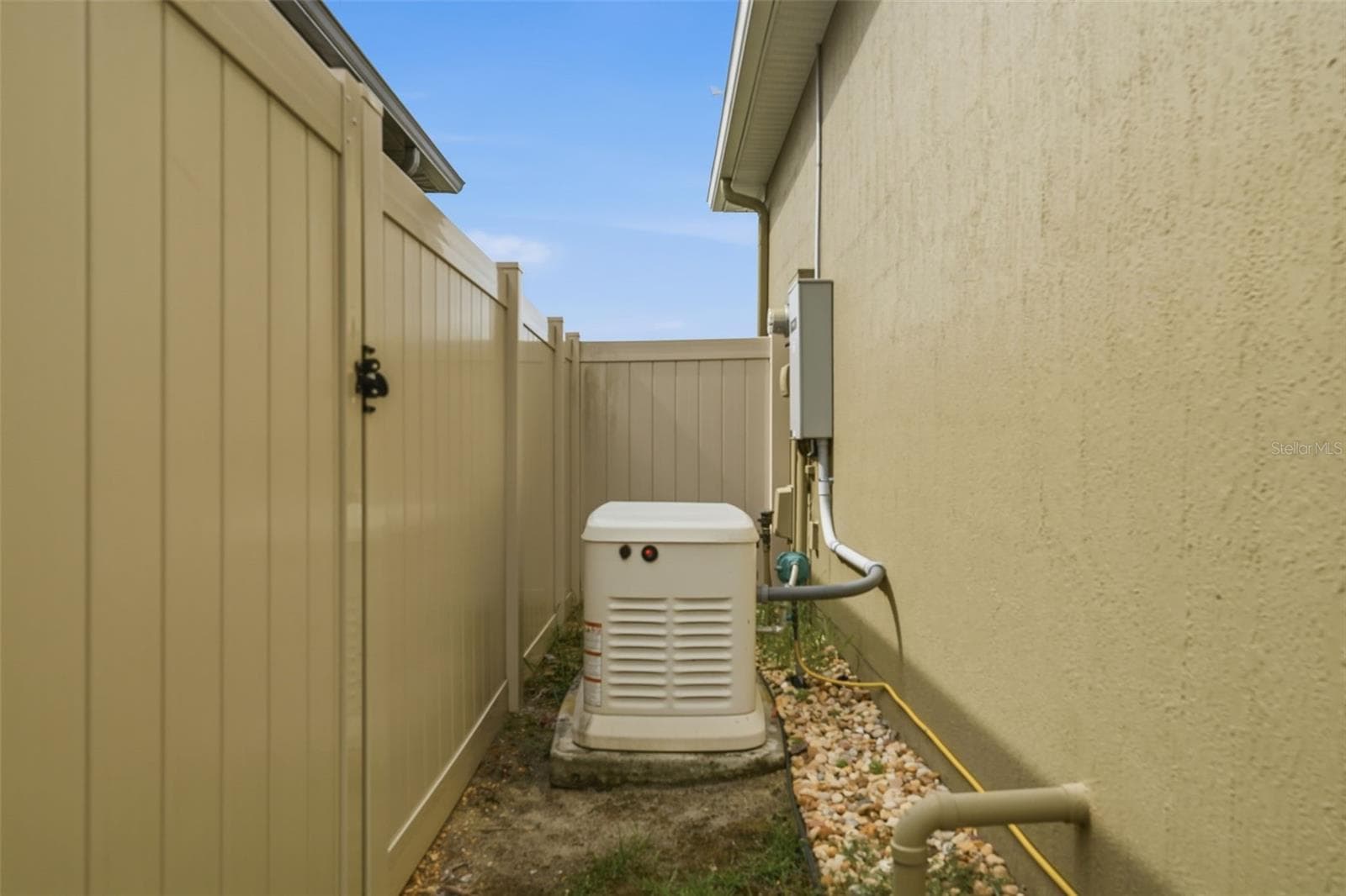 Whole home generator so you're never without power - 16716 ABBEY HILL CT, CLERMONT