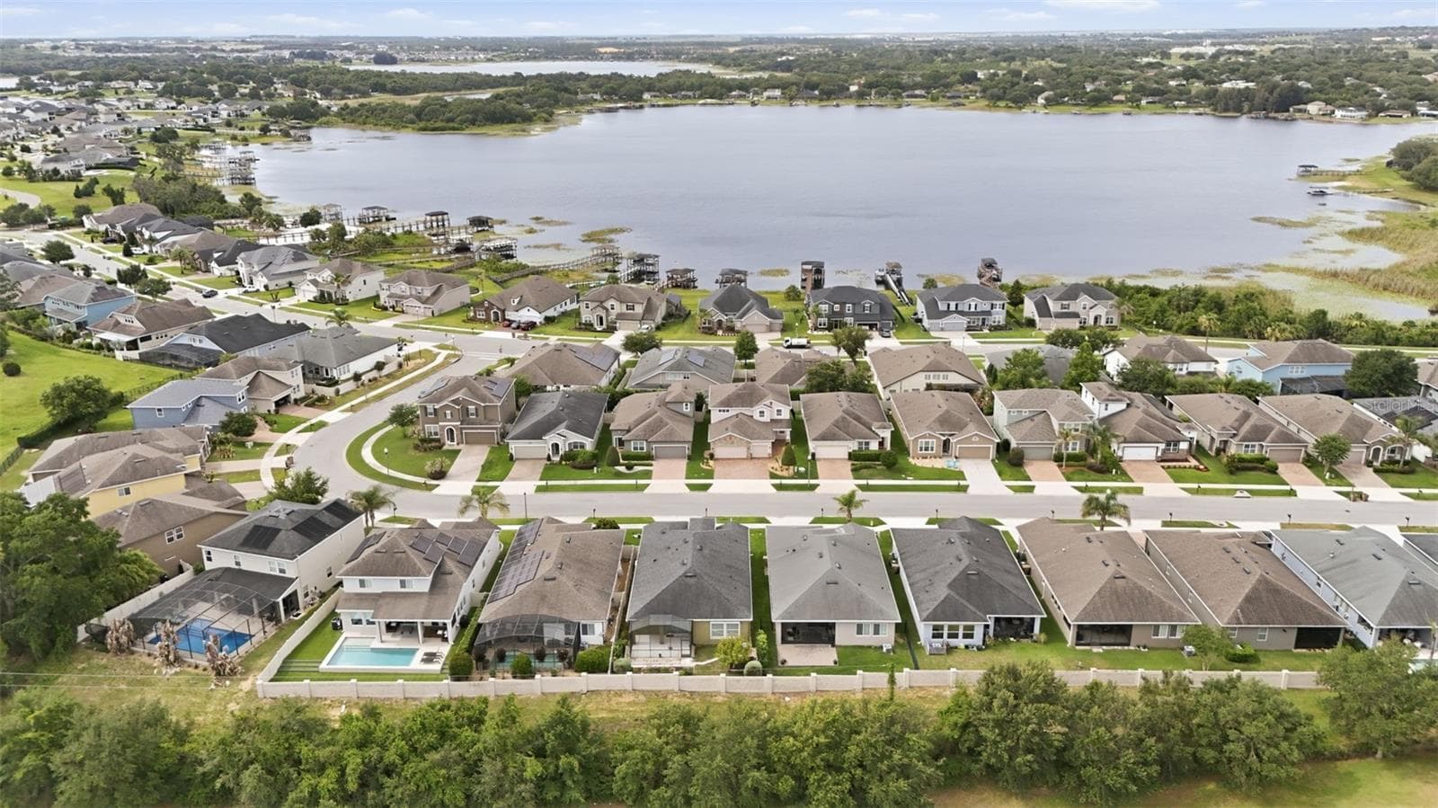 Aerial view of community and John's Lake - 16716 ABBEY HILL CT, CLERMONT