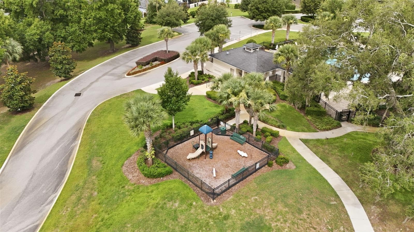 Community playground - 16716 ABBEY HILL CT, CLERMONT