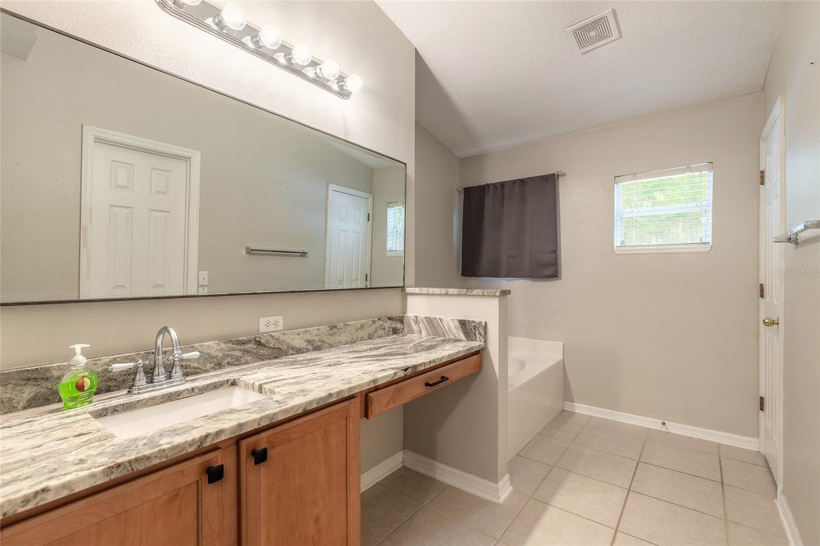 Single Family Residence at 3873 SUNSET COVE DR, PORT ORANGE, photo 14 of 48