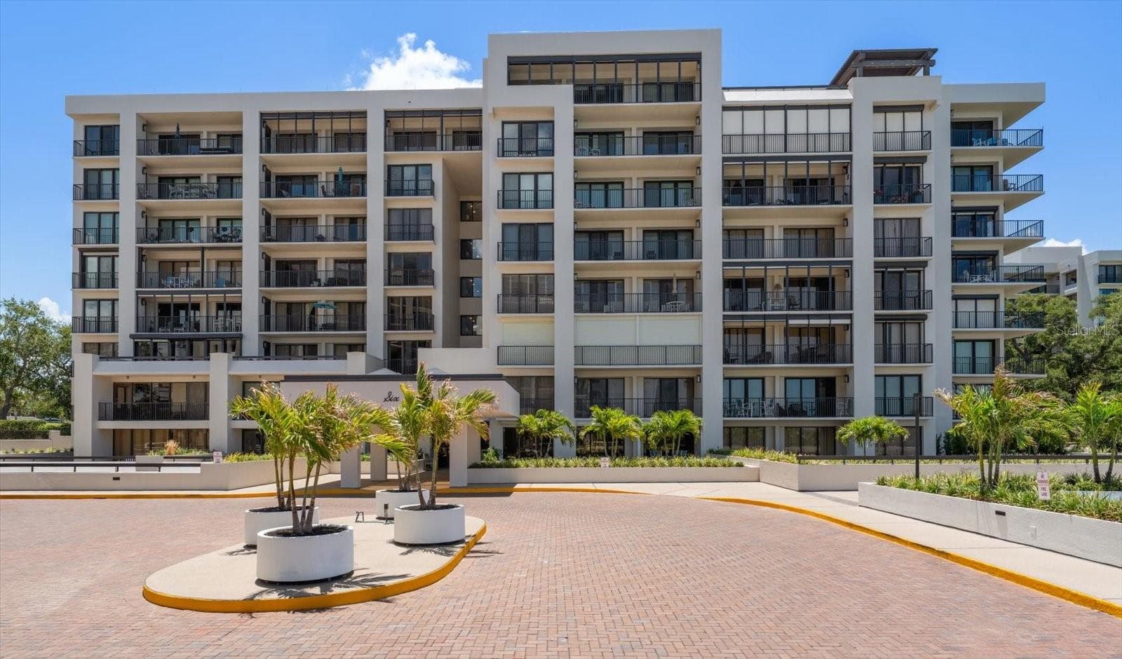 6 BELLEVIEW BLVD #105