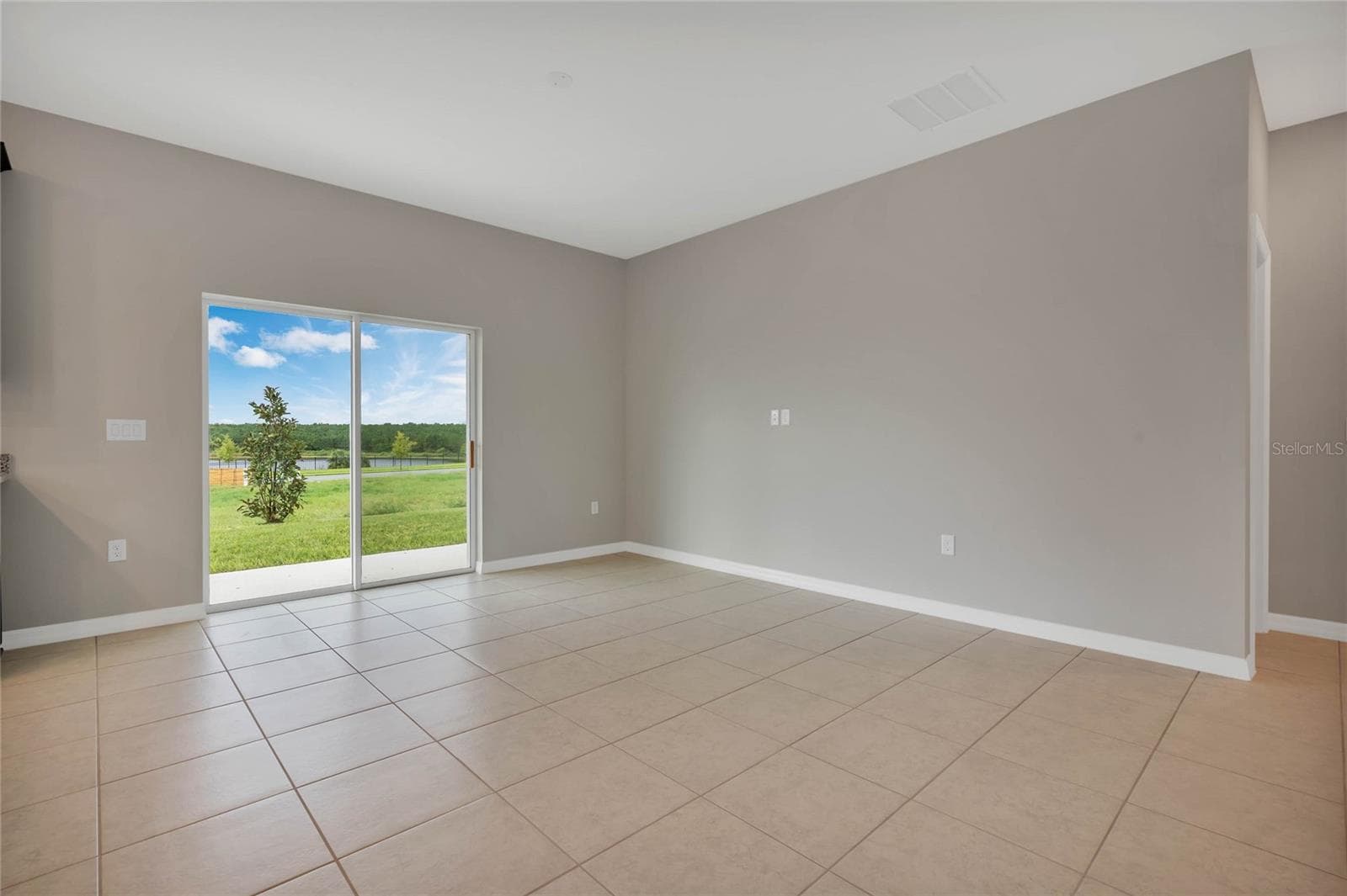 Single Family Residence at 717 CROWN ROSE DR, EAGLE LAKE, photo 9 of 39