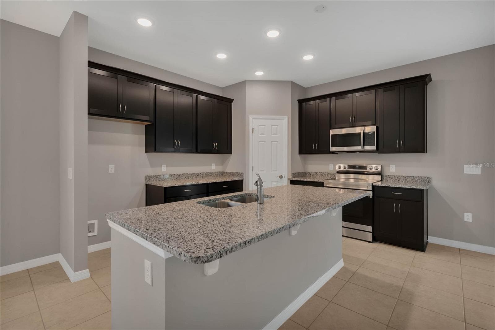 Single Family Residence at 717 CROWN ROSE DR, EAGLE LAKE, photo 14 of 39