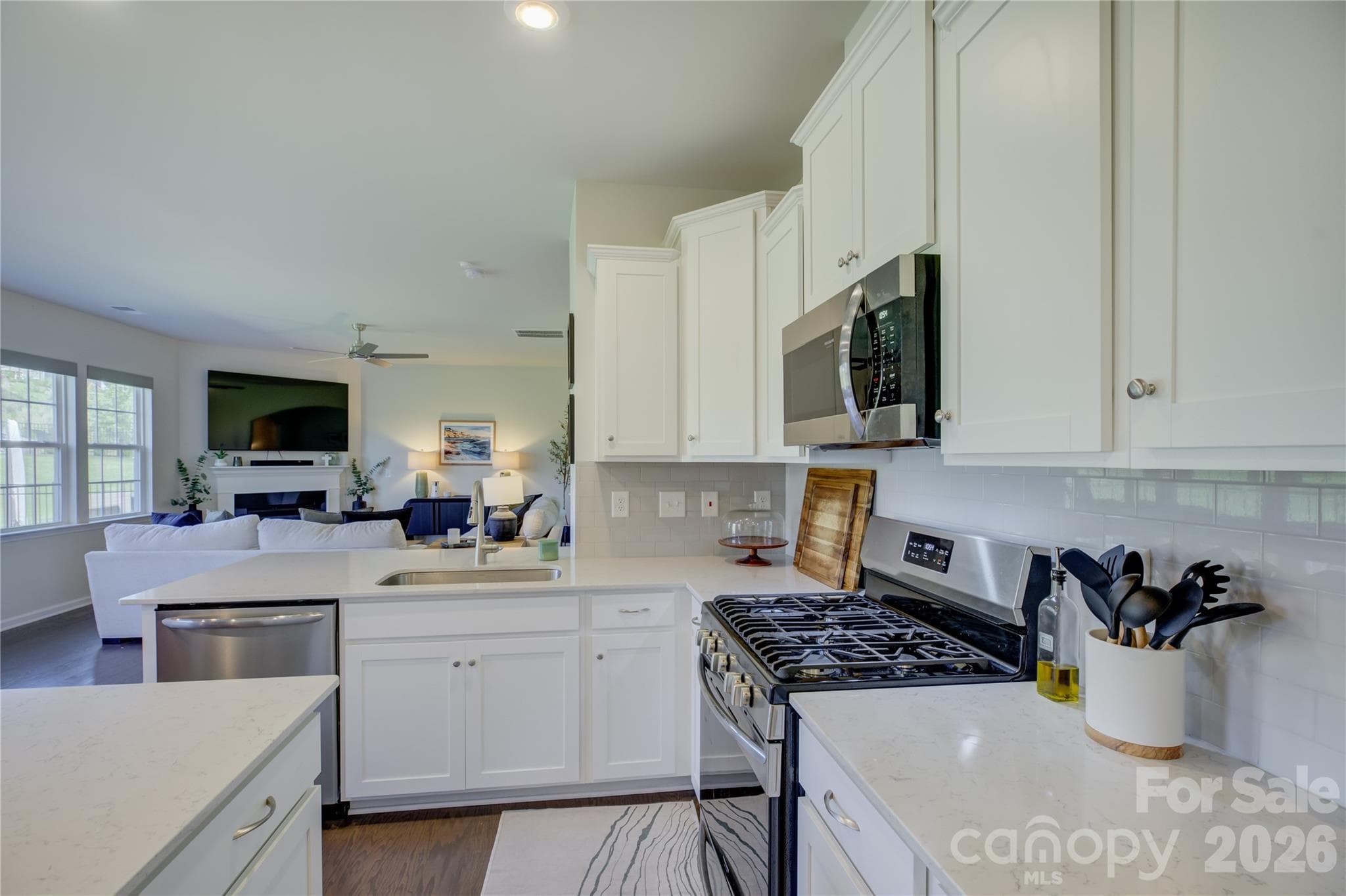 Single Family Residence at 17812 New Mark Avenue, Charlotte, photo 13 of 48