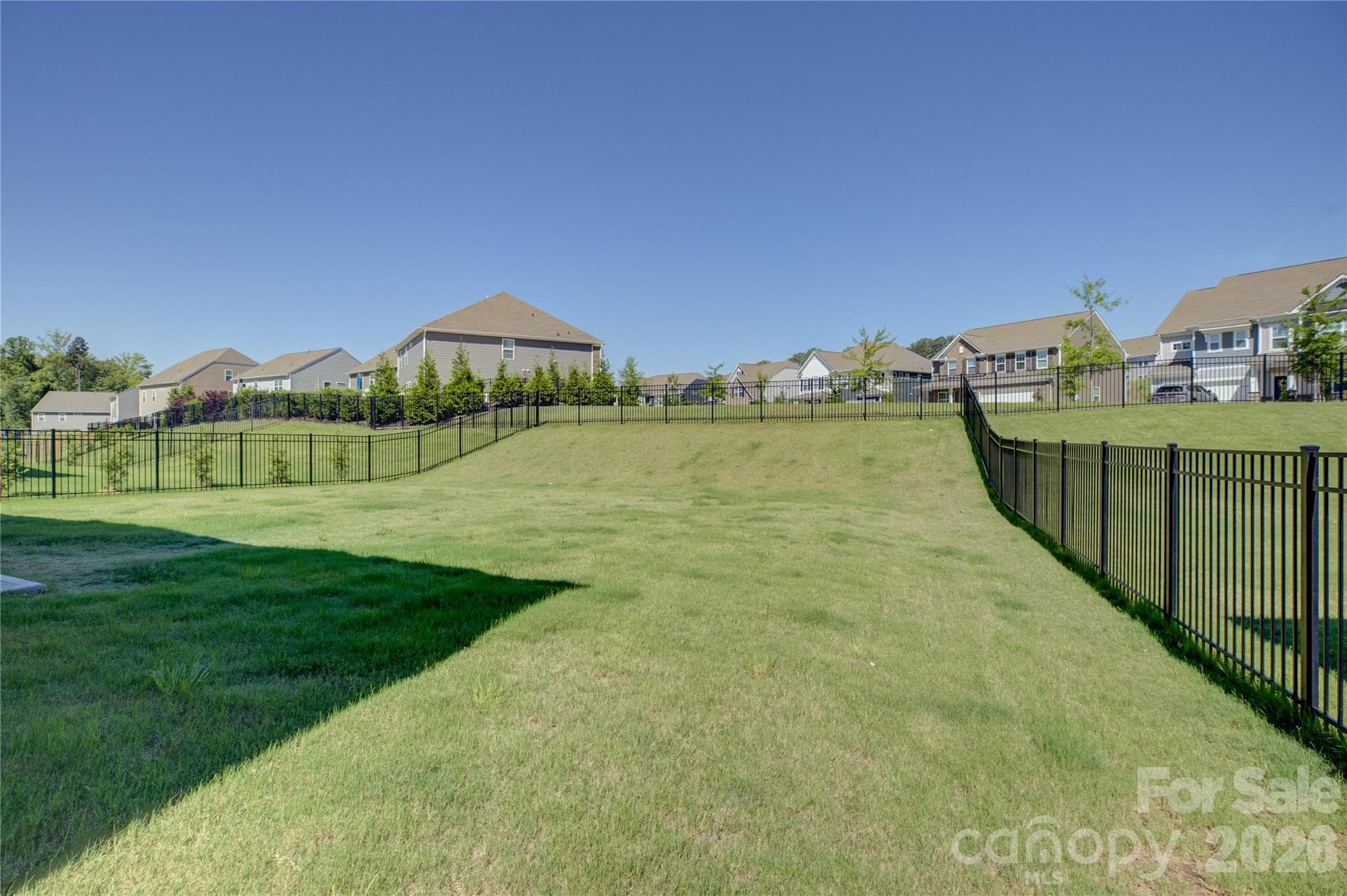 Fantastic large fenced in back yard - 17812 New Mark Avenue, Charlotte