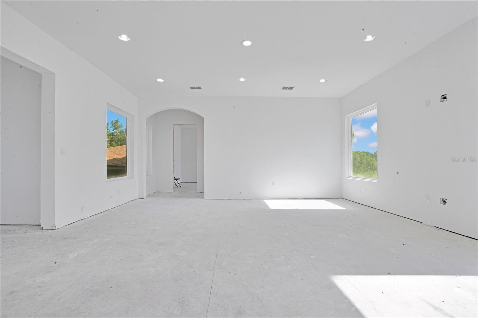 Single Family Residence at 818 LAKE AGNES DR, POLK CITY, photo 19 of 95