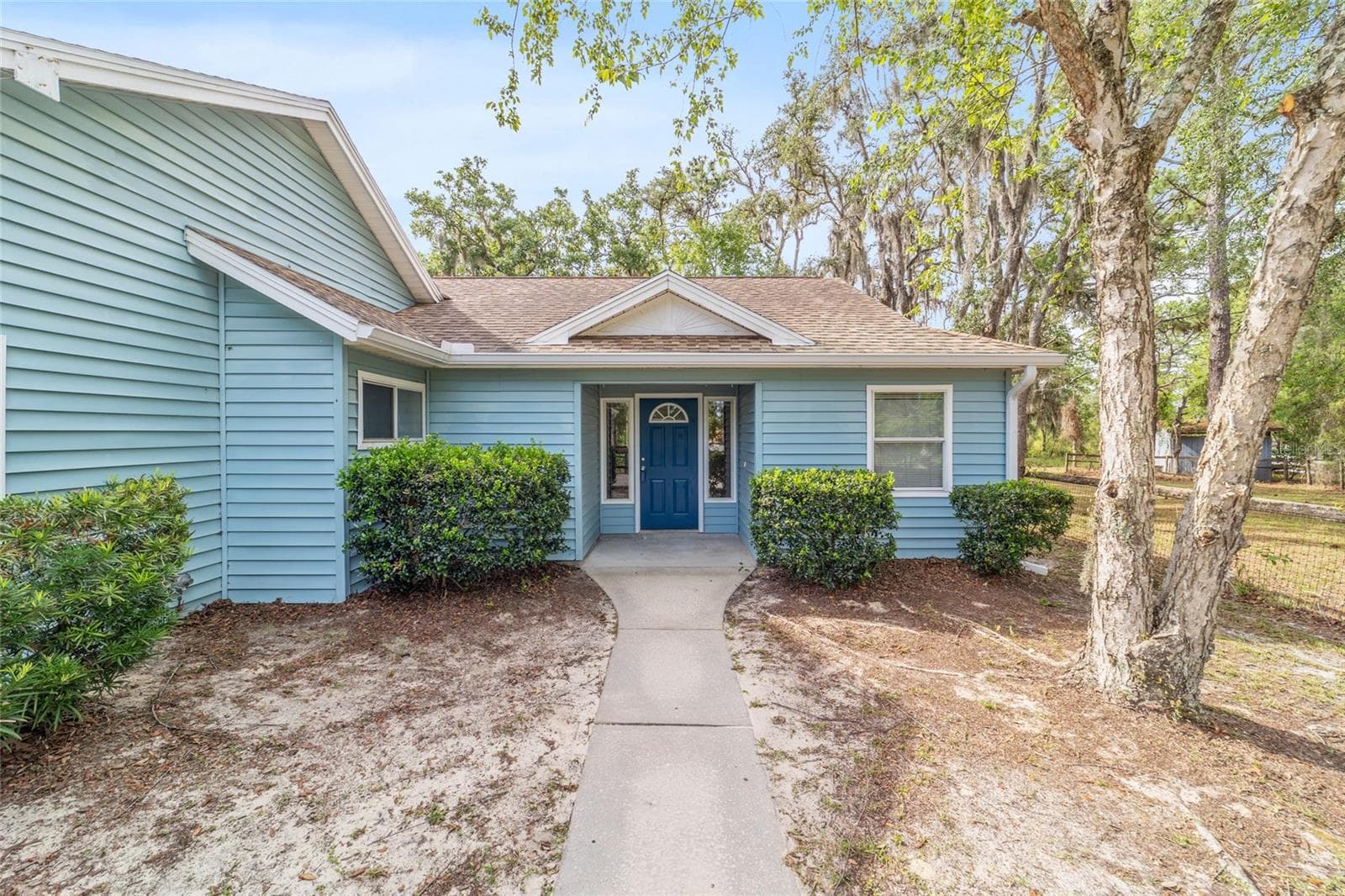 In-Law Suite/Guest Apartment Entrance - 13984 SW 80TH ST, DUNNELLON