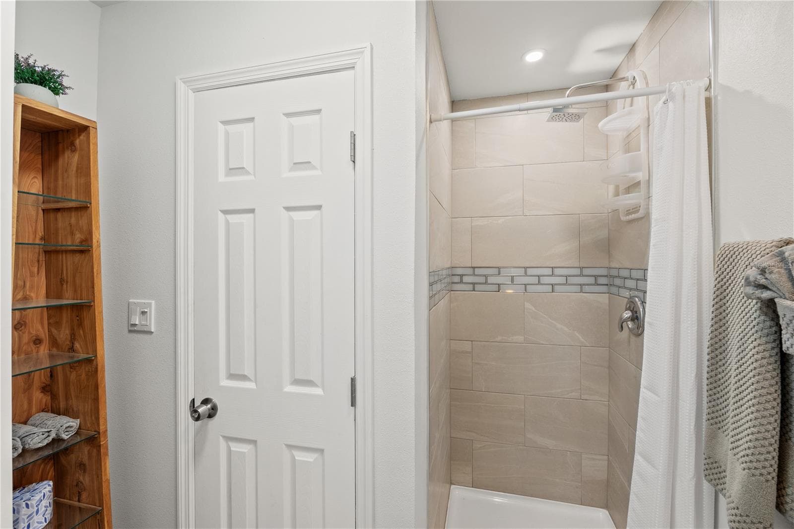 Triplex at 3155 WATERSIDE DR, ENGLEWOOD, photo 37 of 74