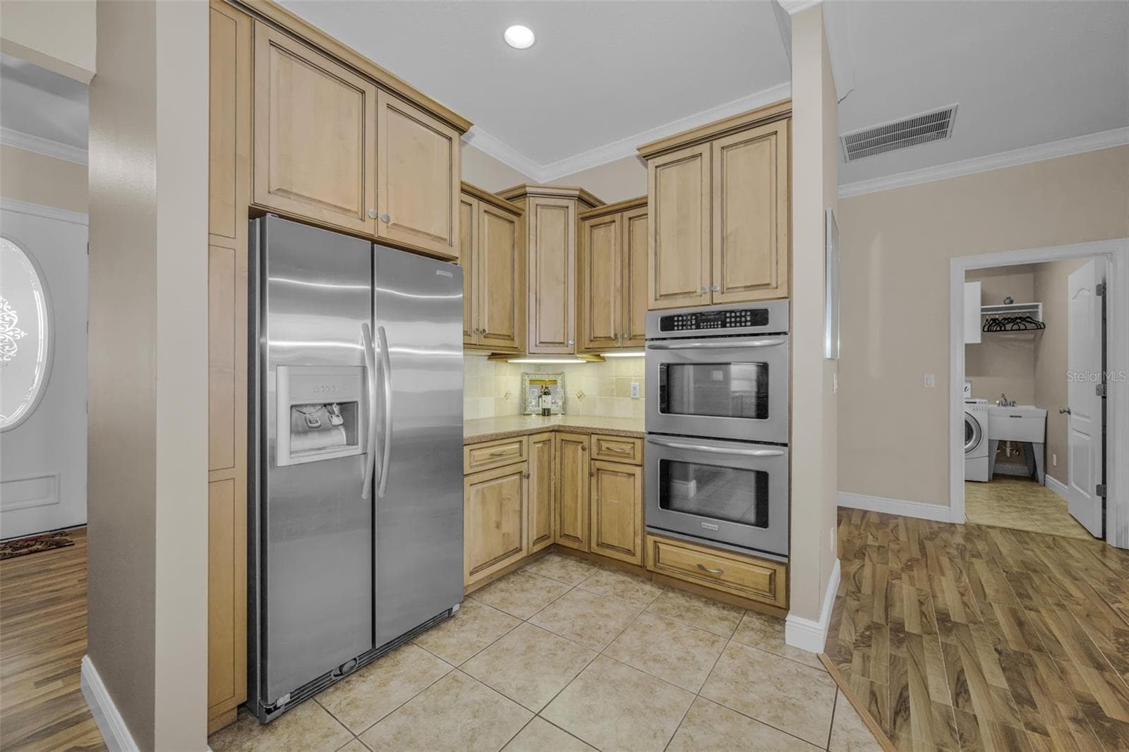 DOUBLE OVENS, LAZY SUSAN - 1888 BUGLE LN, CLEARWATER