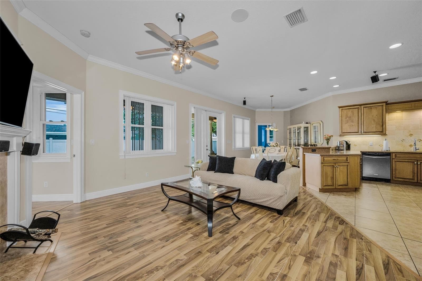 Open Concept - 1888 BUGLE LN, CLEARWATER