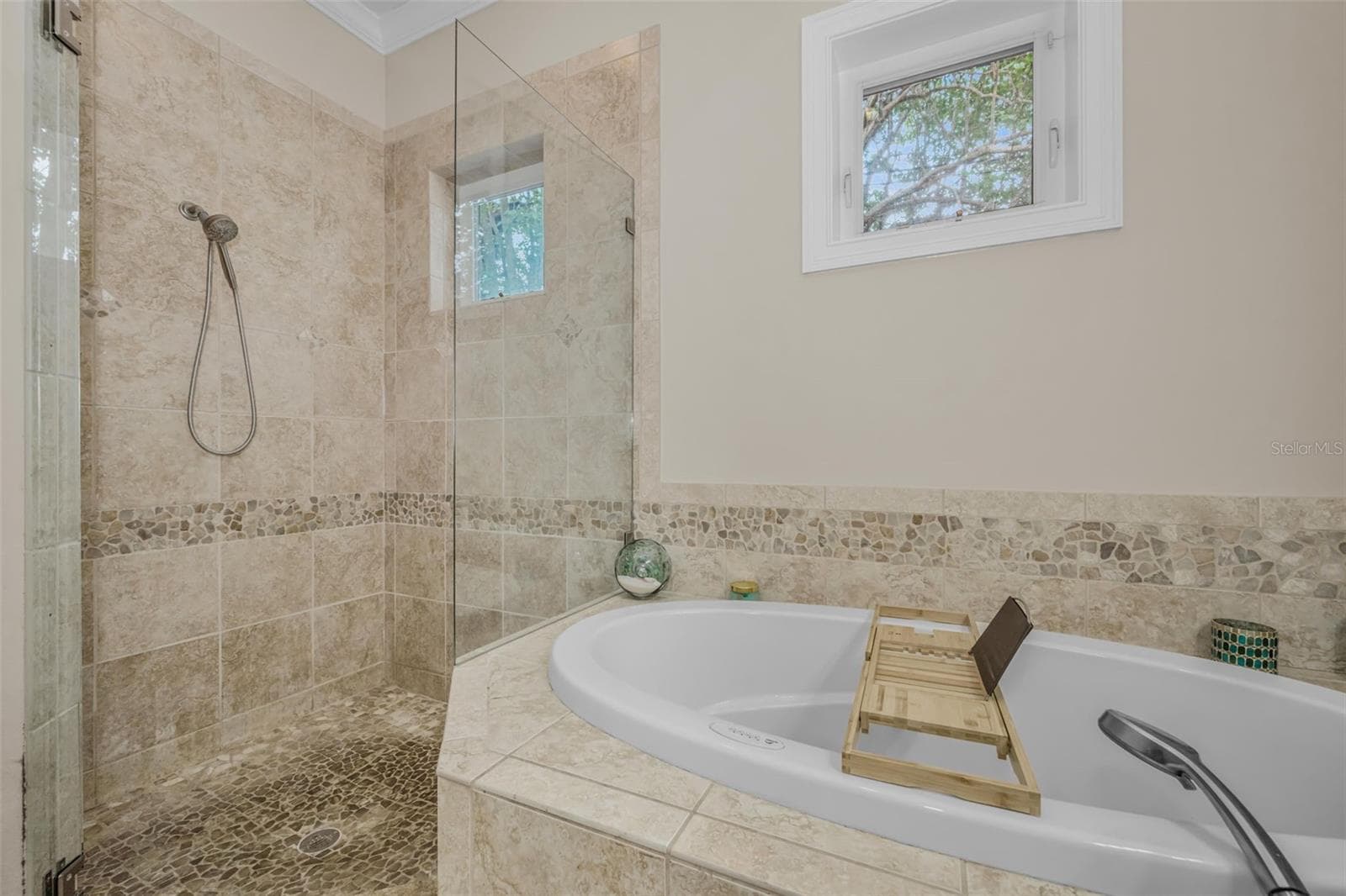 Oceanic Air Jet Tub - 1888 BUGLE LN, CLEARWATER