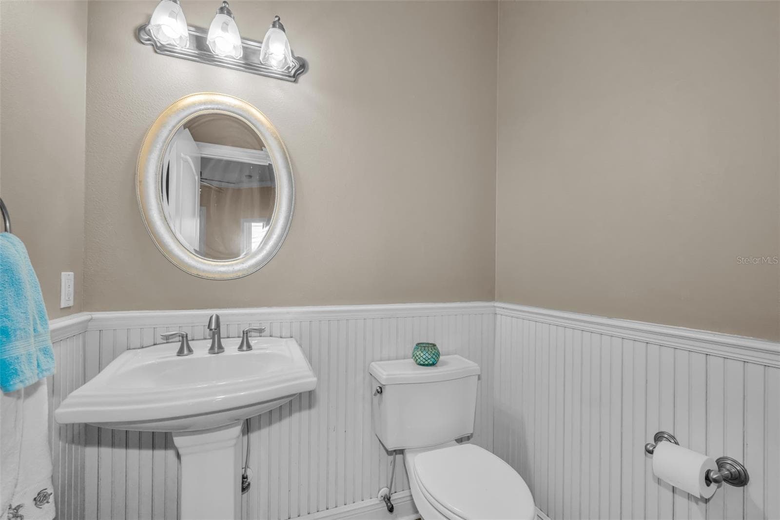 Powder Room - 1888 BUGLE LN, CLEARWATER