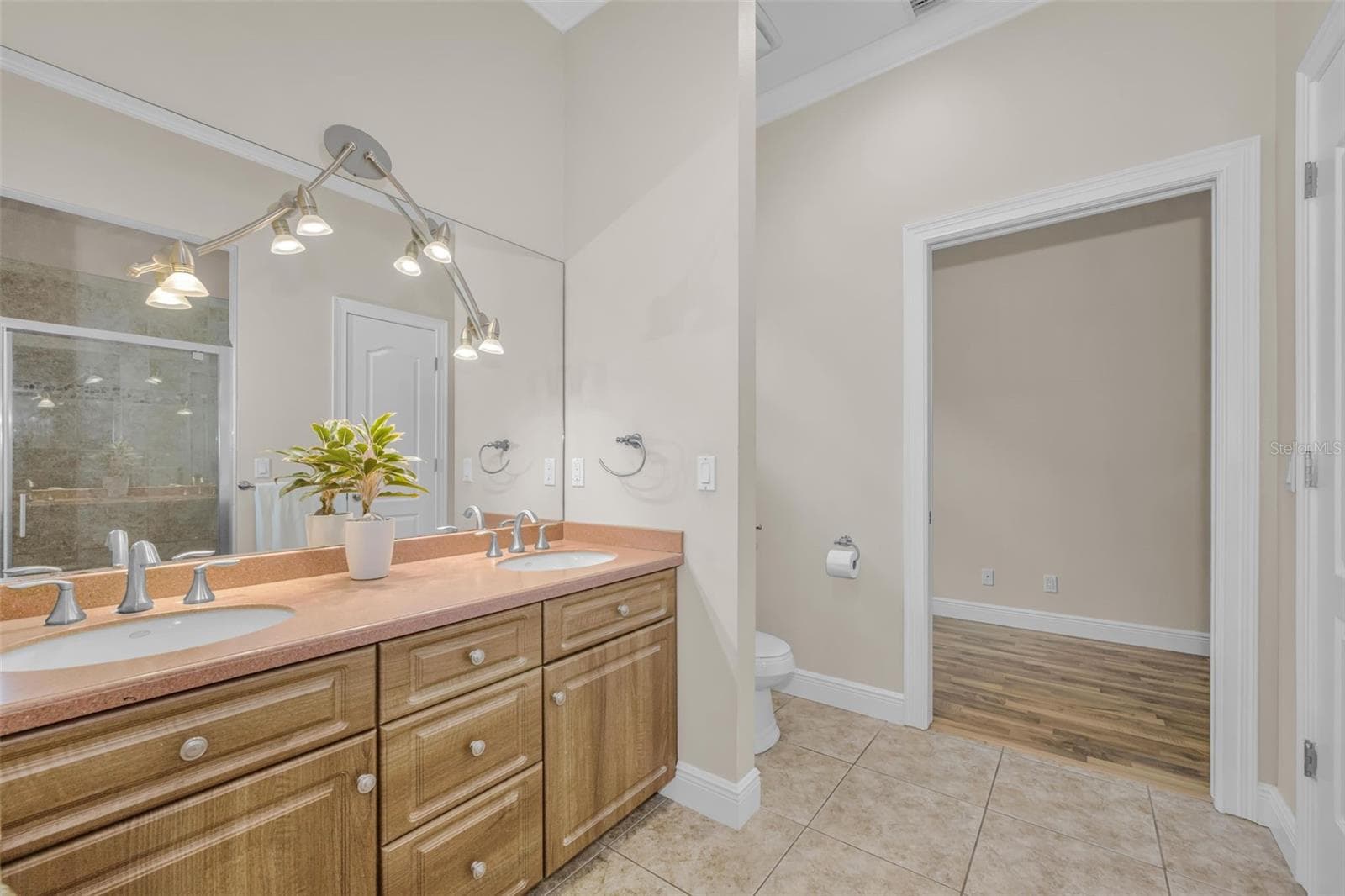 Jack n Jill Bath - 1888 BUGLE LN, CLEARWATER