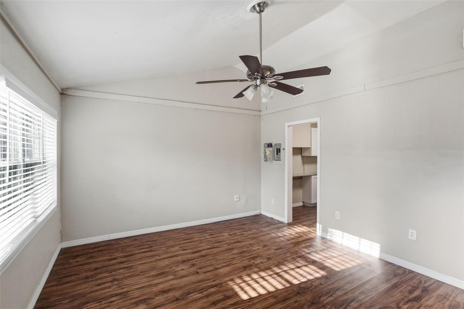 Single Family Residence at 303 JOSEPHINE AVE, FRUITLAND PARK, photo 4 of 24
