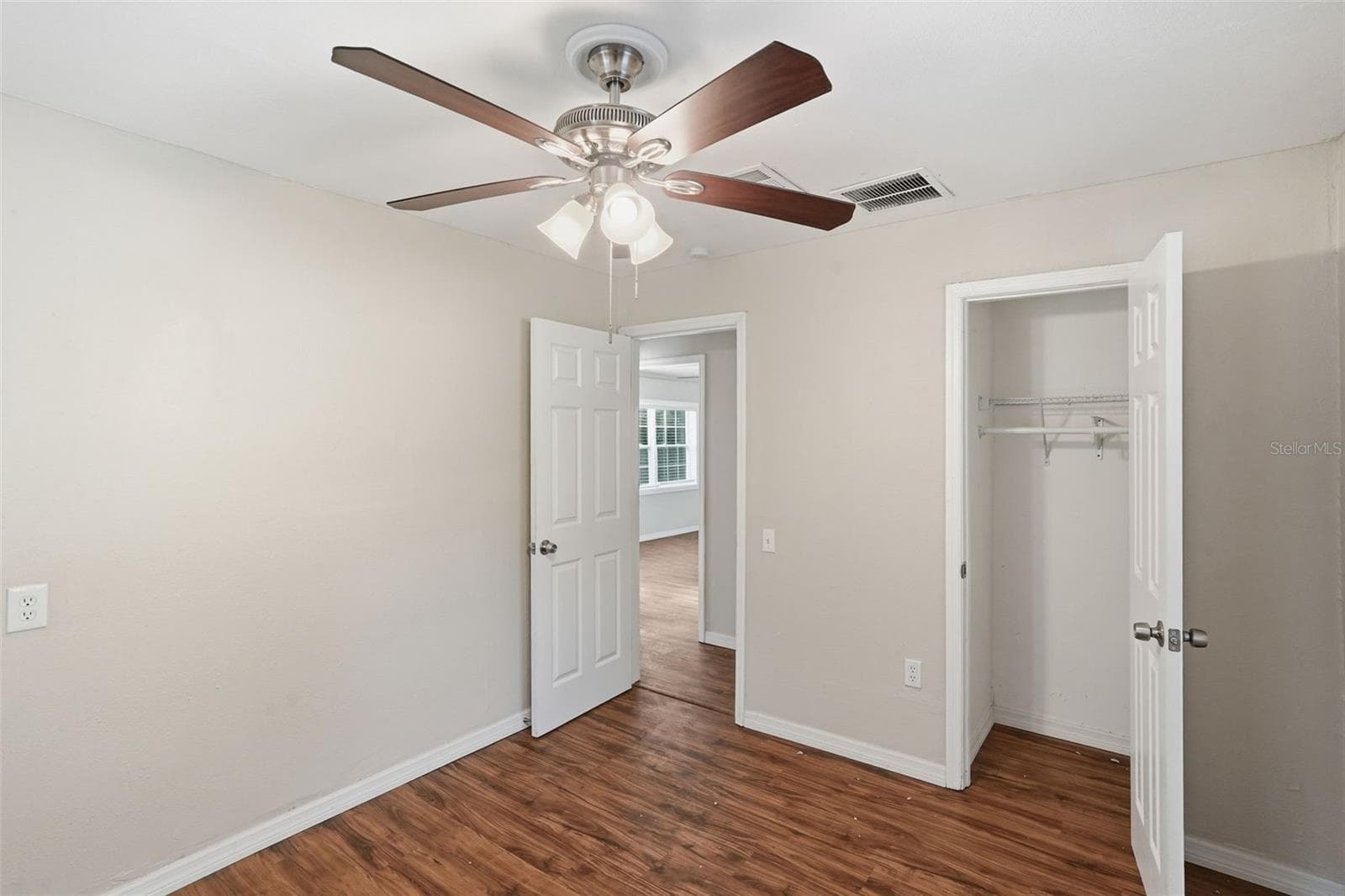 Single Family Residence at 303 JOSEPHINE AVE, FRUITLAND PARK, photo 9 of 24