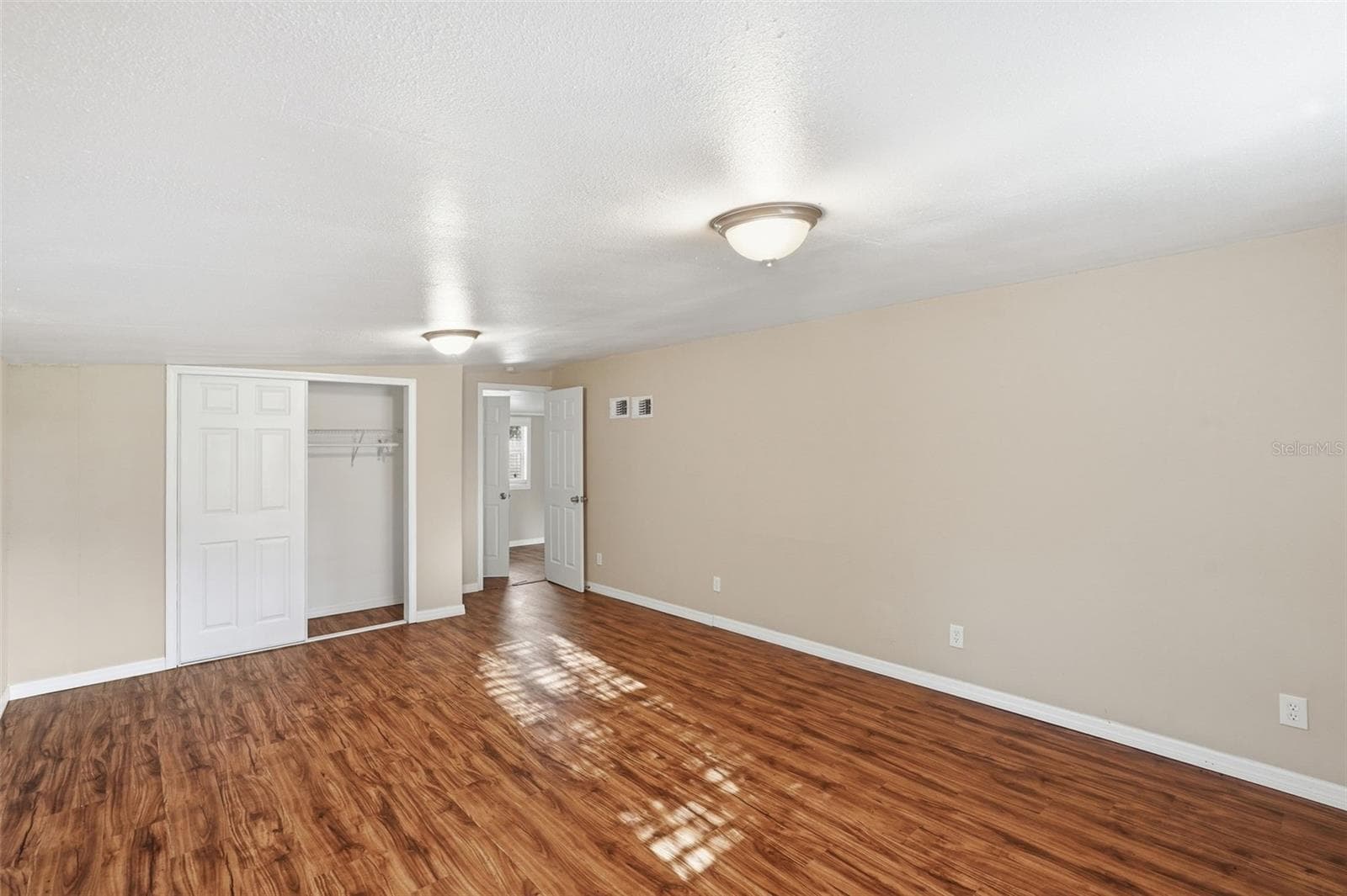 Single Family Residence at 303 JOSEPHINE AVE, FRUITLAND PARK, photo 13 of 24