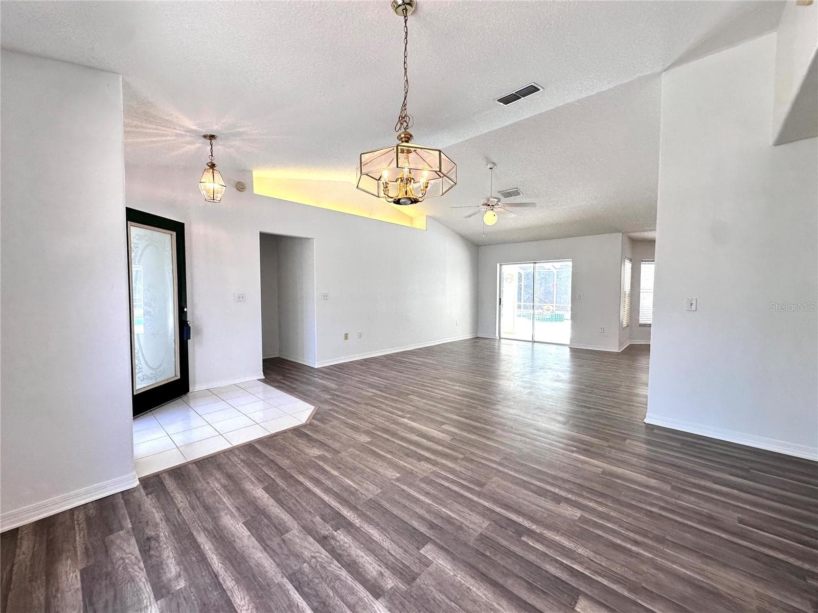 Single Family Residence at 29439 SCHINNECOCK HILLS LN, SAN ANTONIO, photo 5 of 74