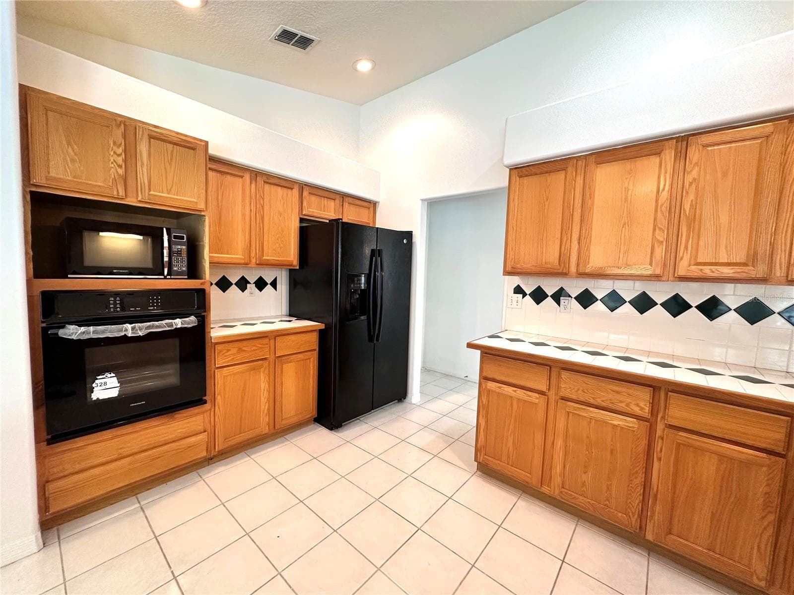 Single Family Residence at 29439 SCHINNECOCK HILLS LN, SAN ANTONIO, photo 11 of 74
