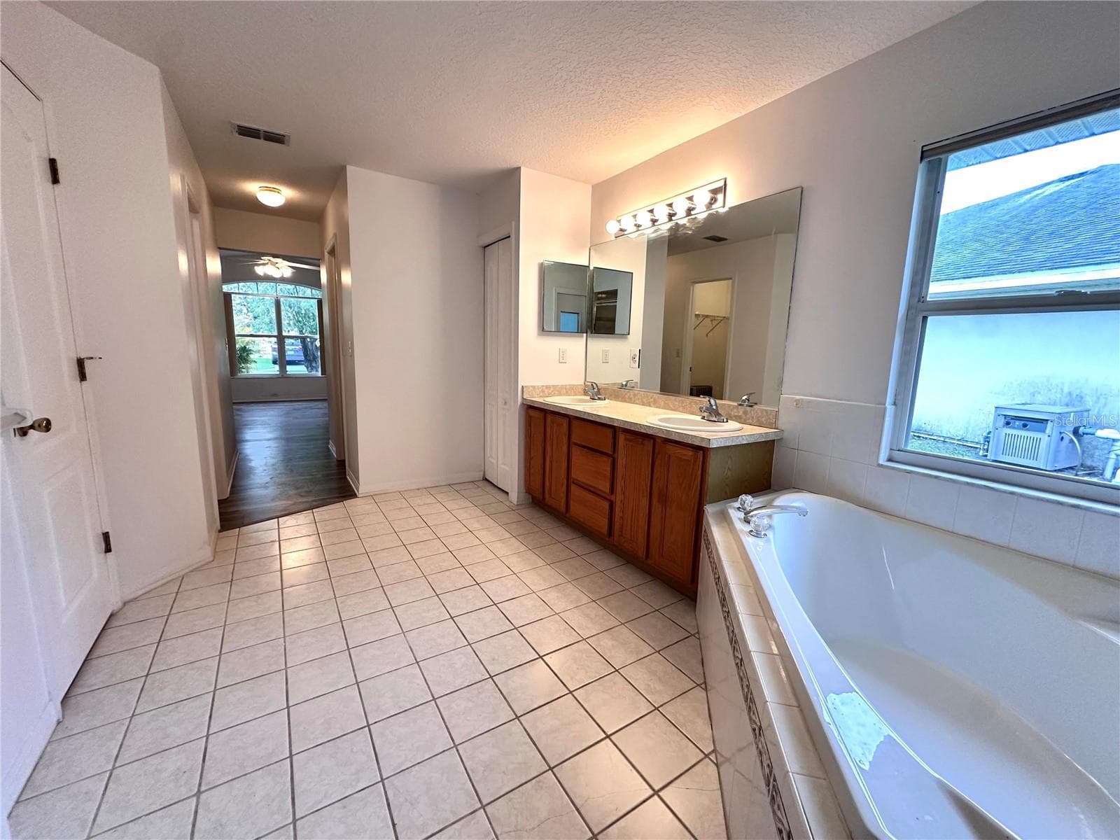 Single Family Residence at 29439 SCHINNECOCK HILLS LN, SAN ANTONIO, photo 23 of 74