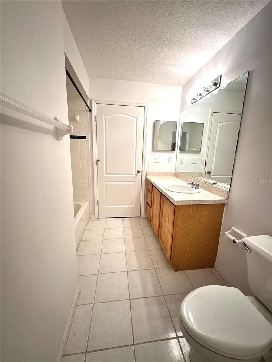 Guest bathroom - 29439 SCHINNECOCK HILLS LN, SAN ANTONIO