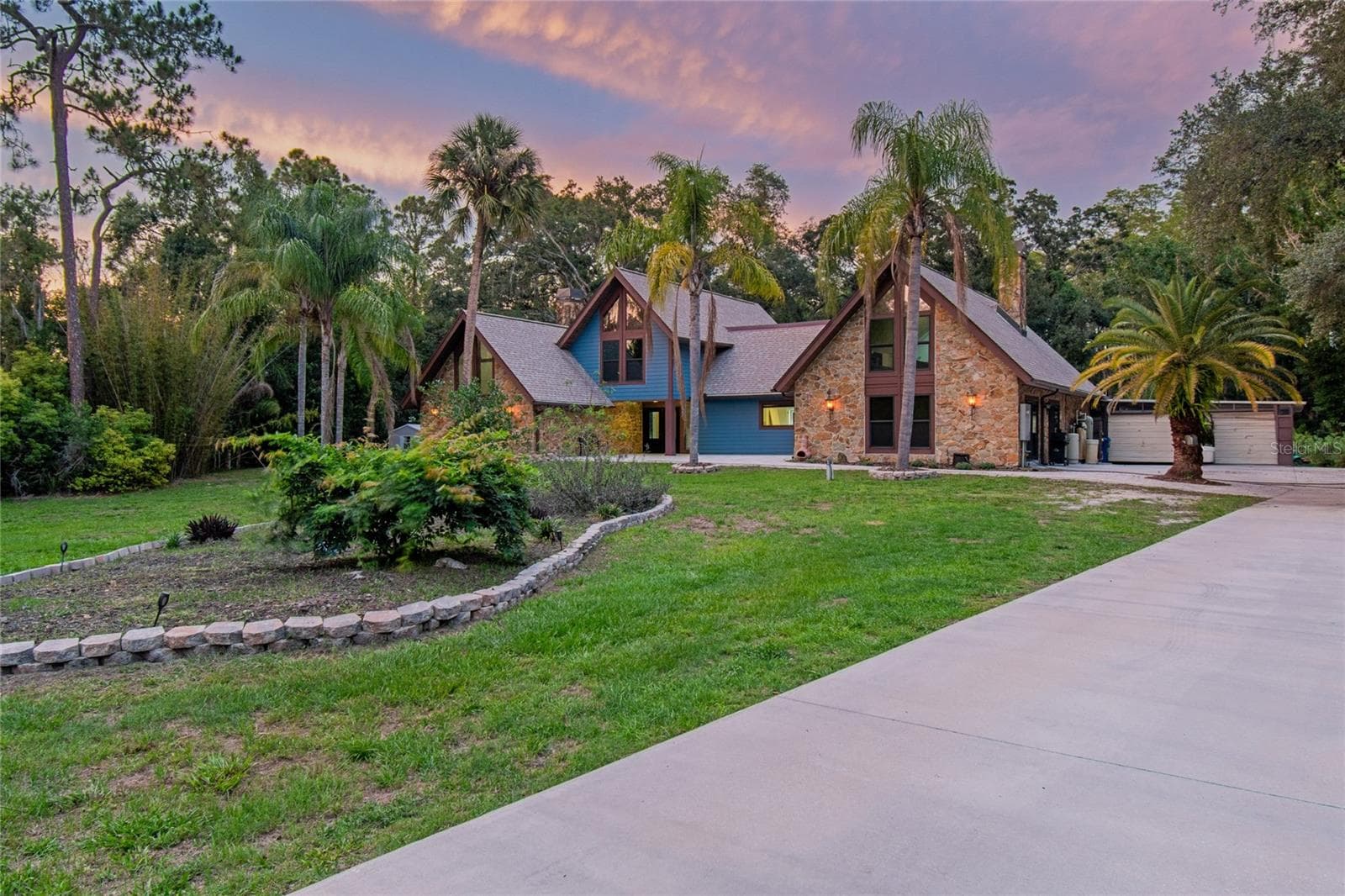 Single Family Residence at 2120 MARQUIS CT, NEW PORT RICHEY, photo 3 of 52