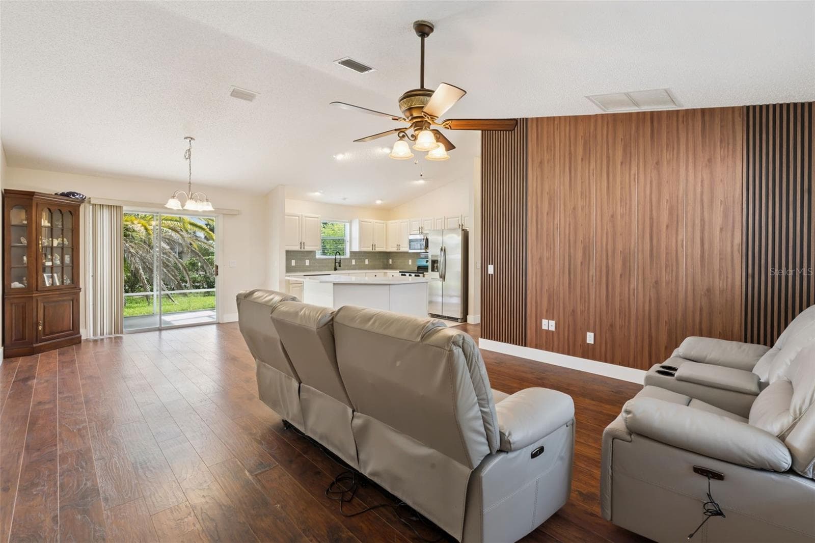 Living Room - 1575 HOLLYBERRY PL, THE VILLAGES