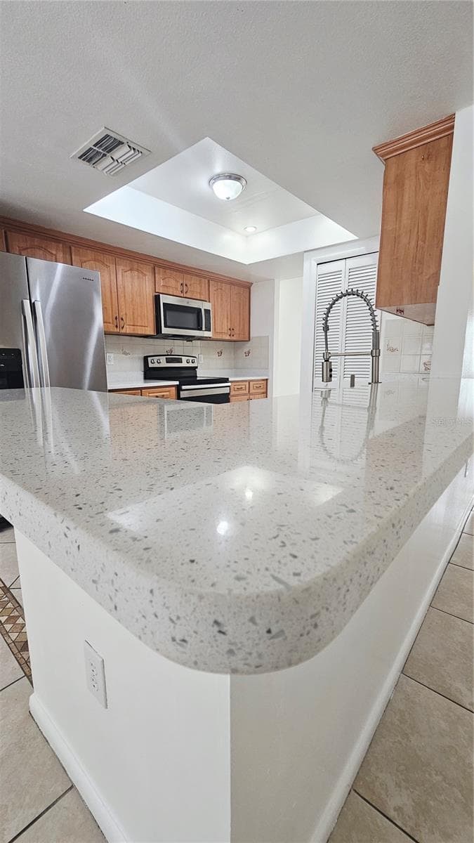 Single Family Residence at 11318 PALOMAR ST, SPRING HILL, photo 9 of 28