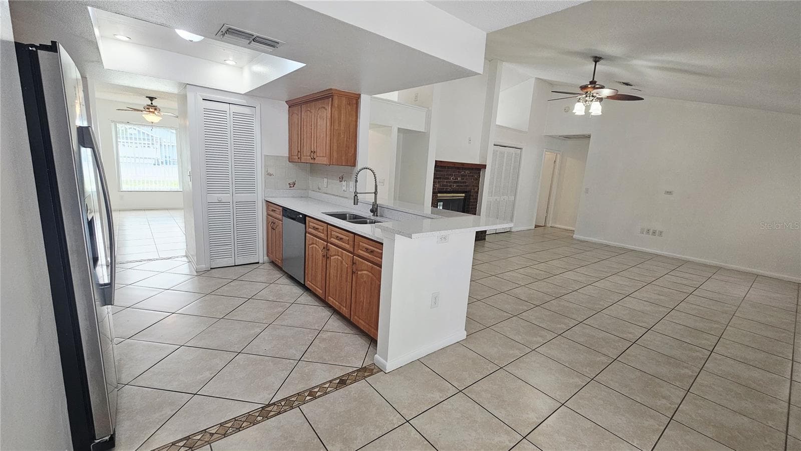 Single Family Residence at 11318 PALOMAR ST, SPRING HILL, photo 11 of 28