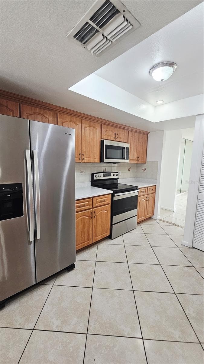 Single Family Residence at 11318 PALOMAR ST, SPRING HILL, photo 12 of 28