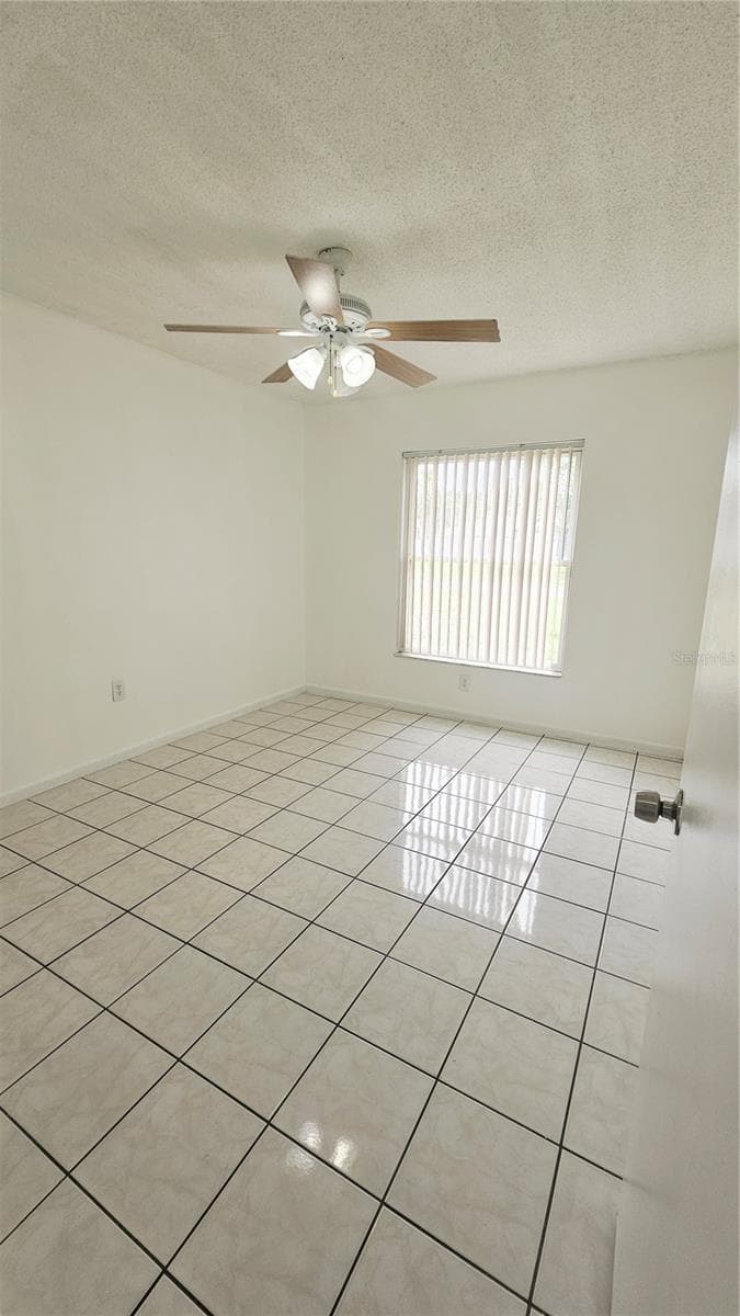 Single Family Residence at 11318 PALOMAR ST, SPRING HILL, photo 14 of 28