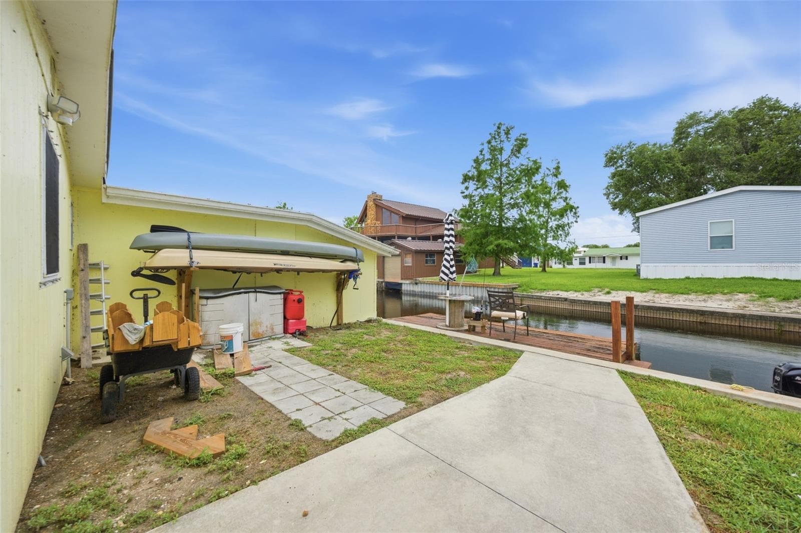 Manufactured Home at 1056 BLUE HERON LN, MOORE HAVEN, photo 14 of 32