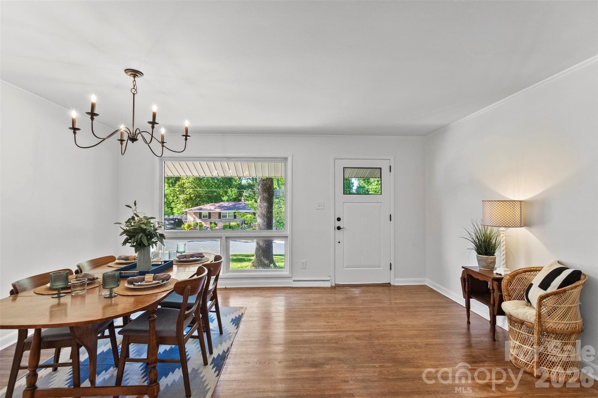 Open Concept - 3840 Colebrook Road, Charlotte