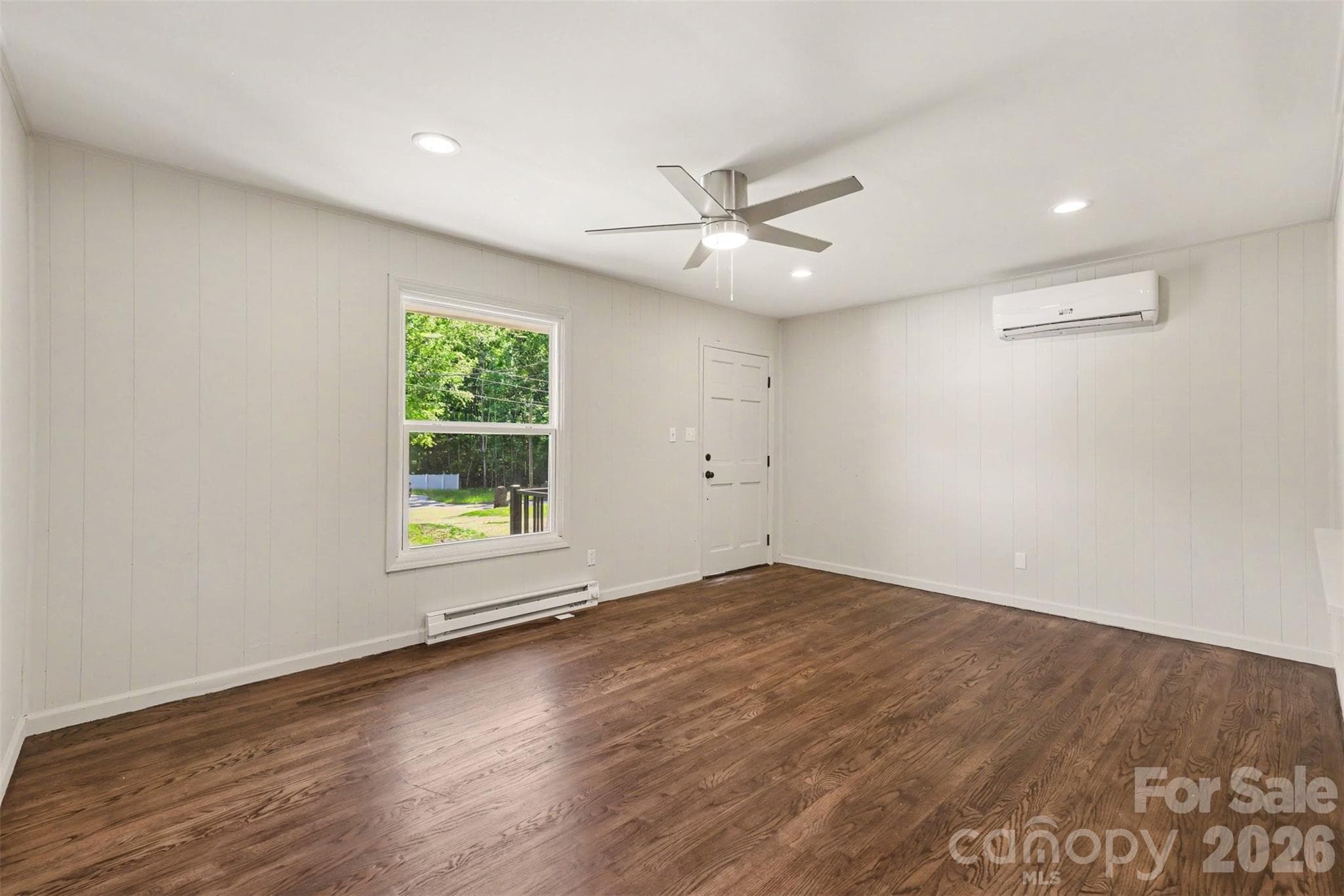 Single Family Residence at York, photo 4 of 25