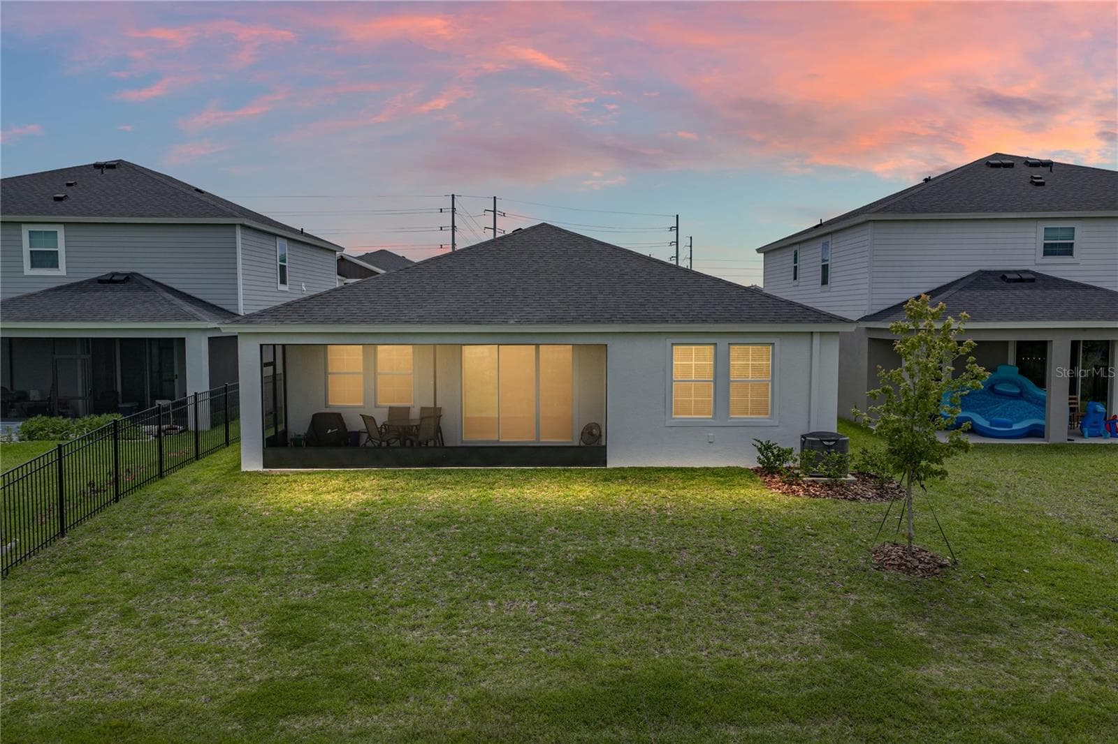 Single Family Residence at 12253 CATTLESIDE DR, RIVERVIEW, photo 2 of 65