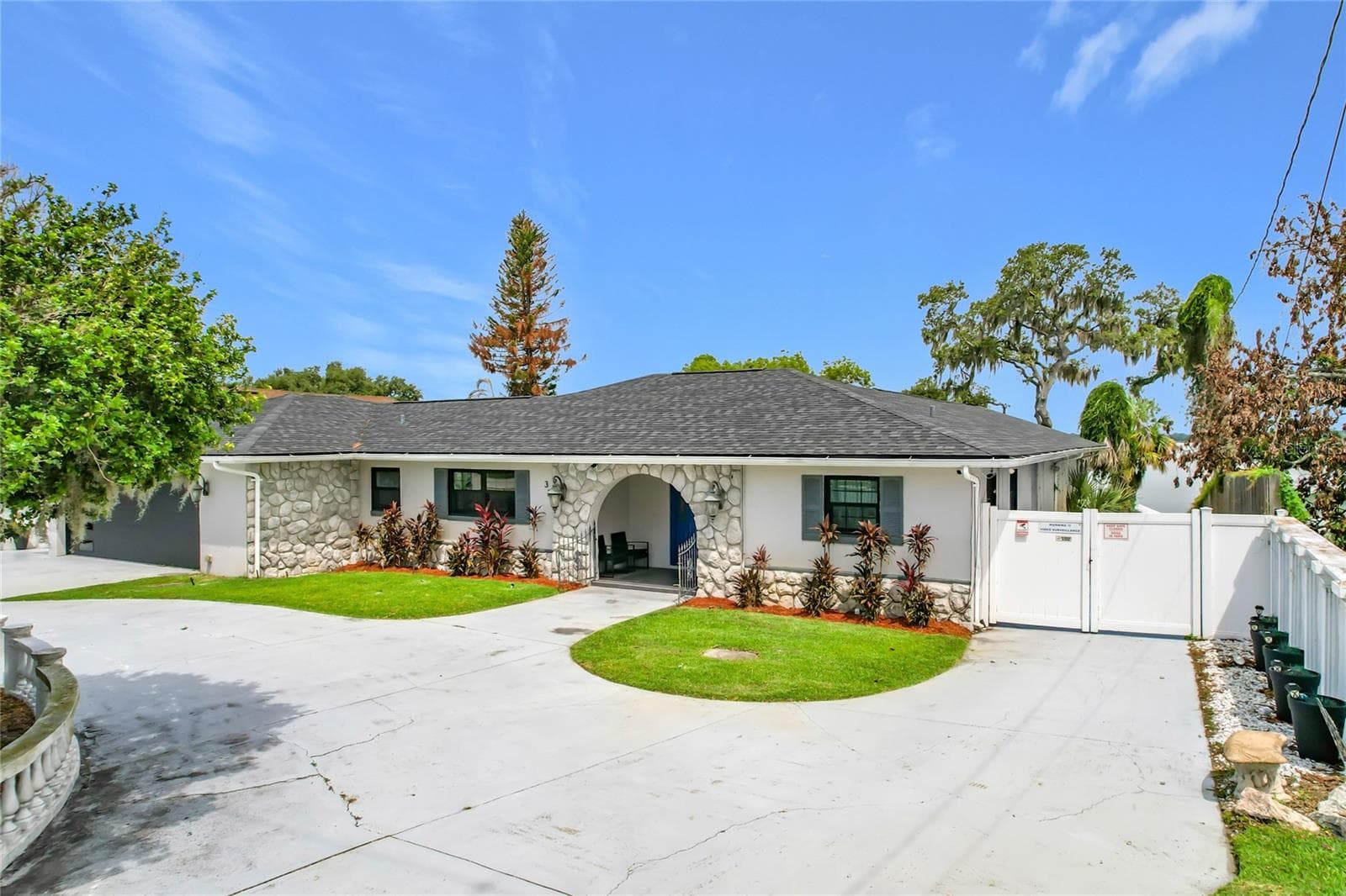 Single Family Residence at 331 BAY ST, AUBURNDALE, photo 2 of 72