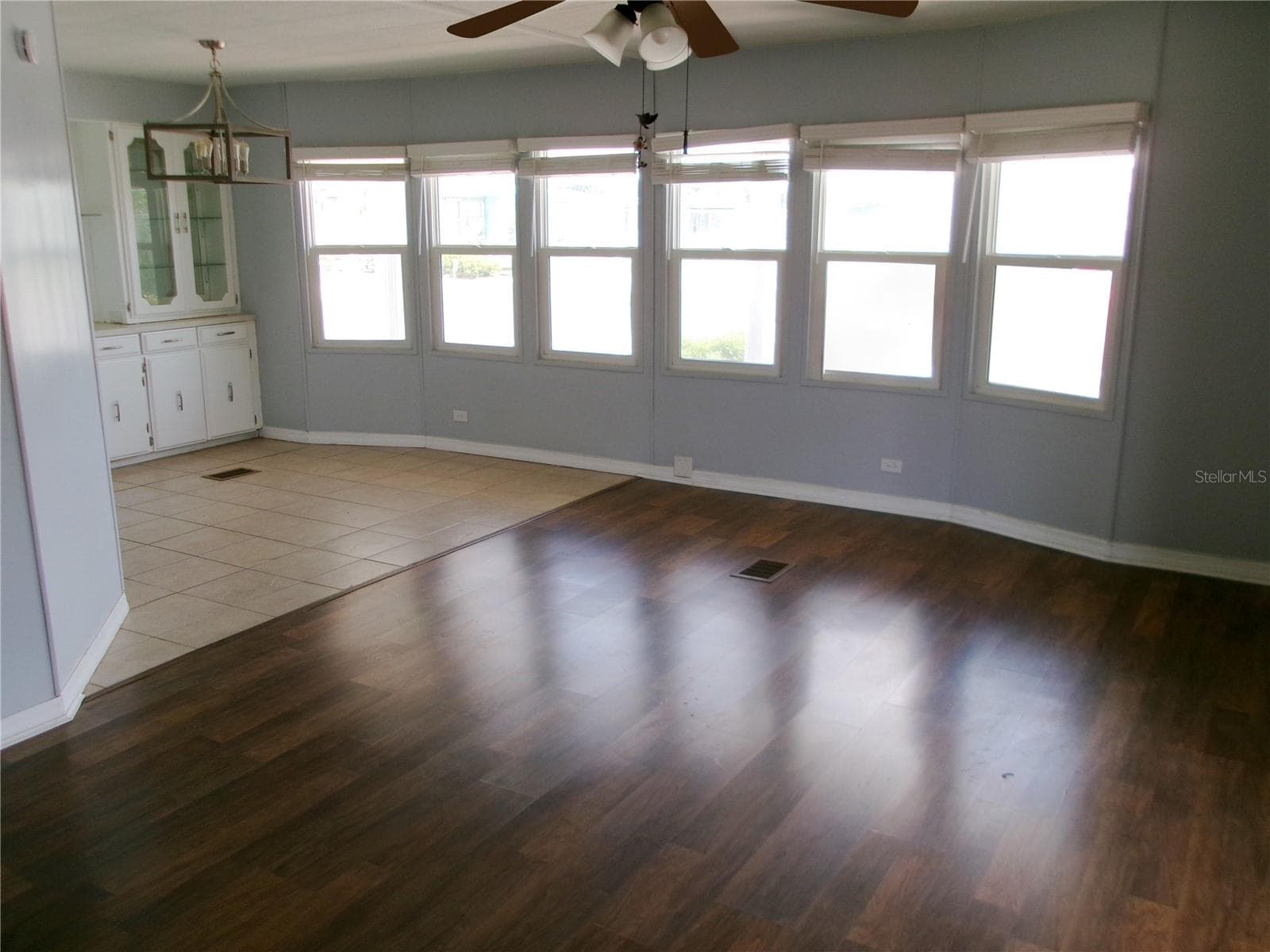Manufactured Home at 35055 DALE AVE, ZEPHYRHILLS, photo 6 of 10