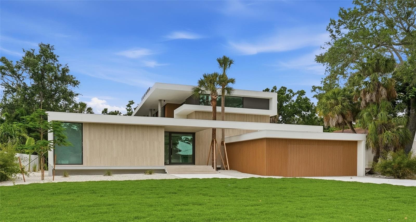 Single Family Residence at 359 N SHORE DR, SARASOTA, photo 4 of 45