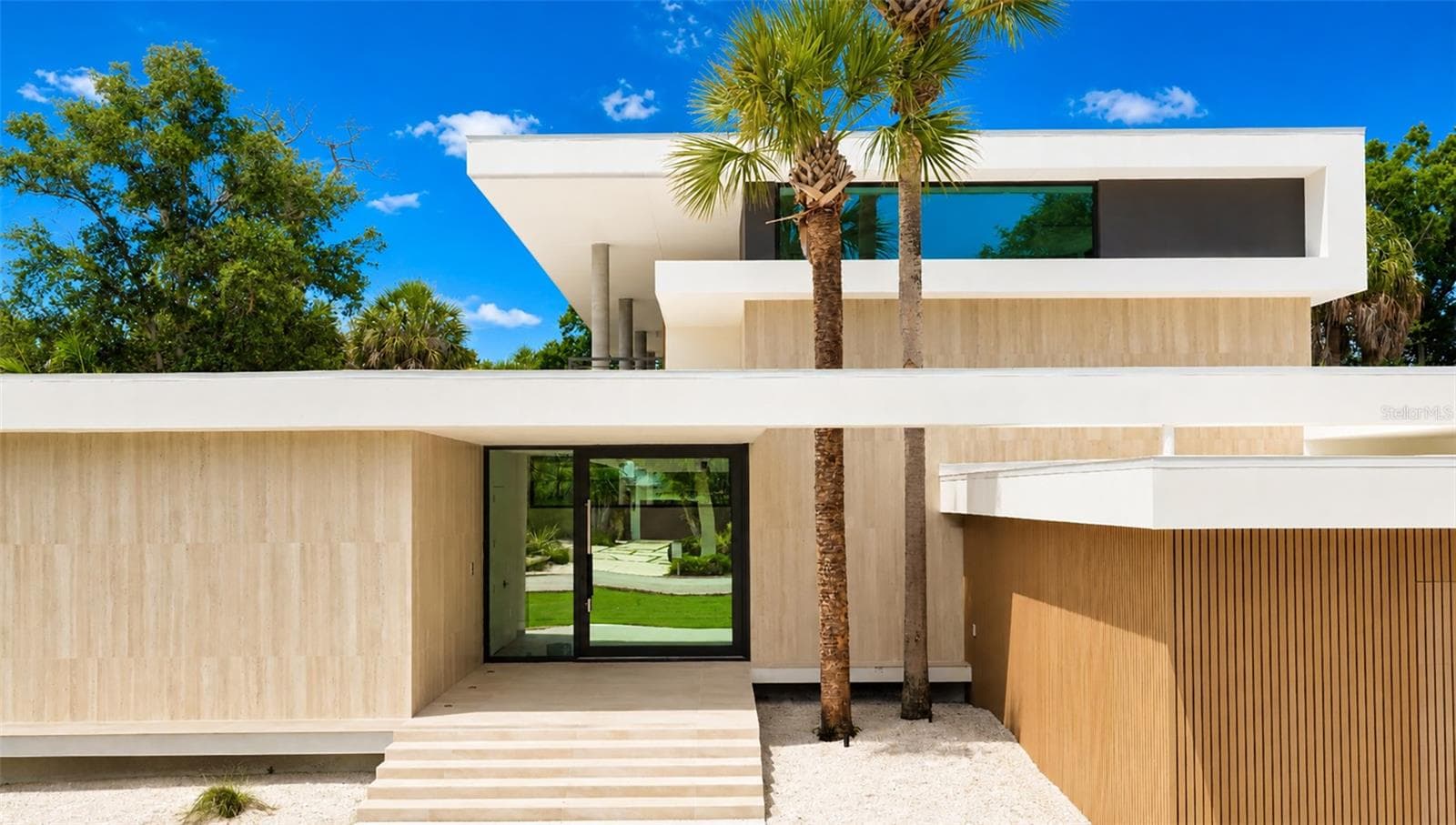 Single Family Residence at 359 N SHORE DR, SARASOTA, photo 6 of 45